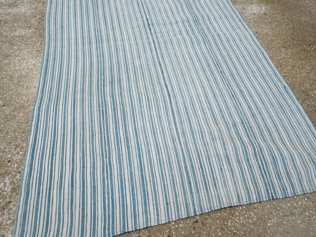 Vintage Persian Flatweave Kilim Throw Rug, No.28925 - Galerie Shabab