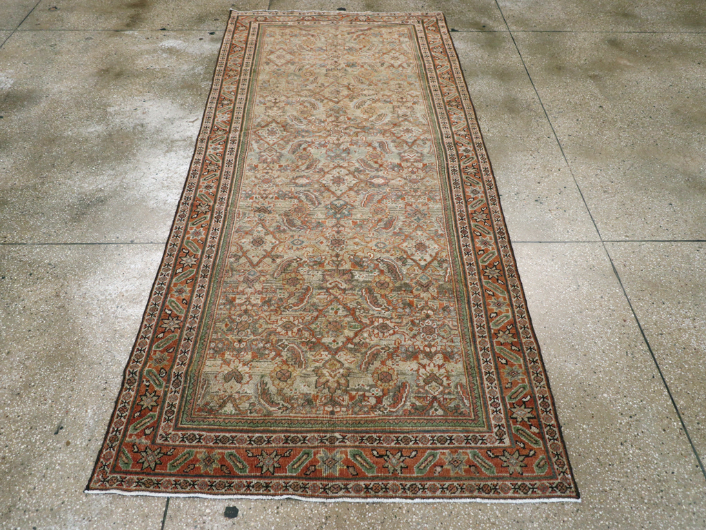Antique Persian Mahal Gallery Rug, No.28931 - Galerie Shabab