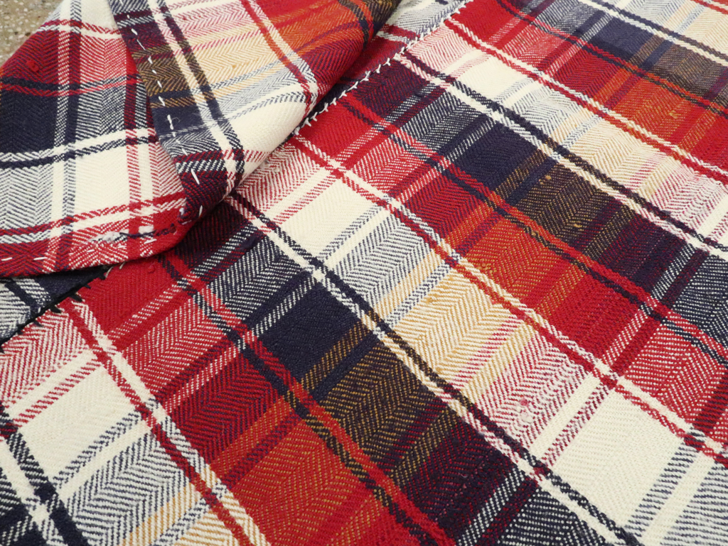 Vintage Persian Square Textile, No.28951 - Galerie Shabab