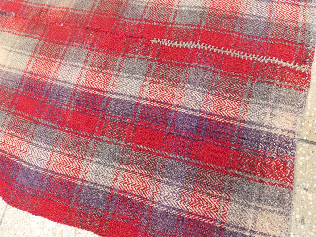 Vintage Persian Square Textile, No.28952 - Galerie Shabab