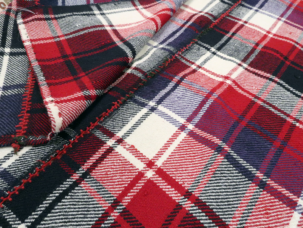 Vintage Persian Square Textile, No.28953 - Galerie Shabab