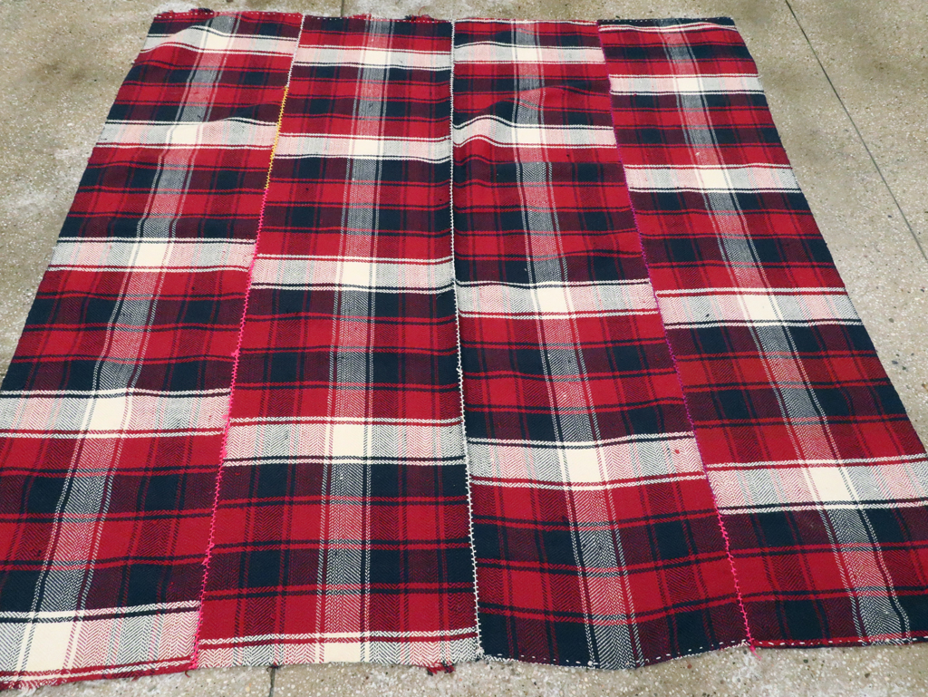 Vintage Persian Square Textile, No.28959 - Galerie Shabab