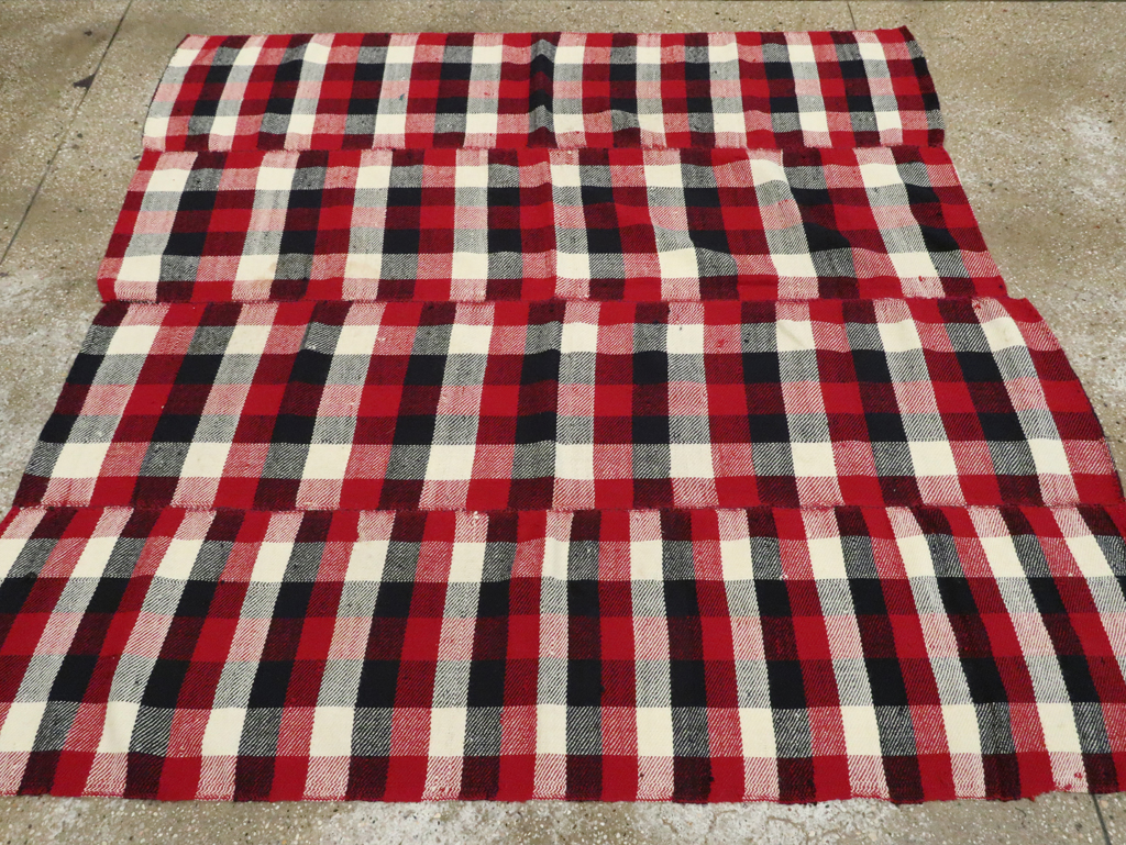 Vintage Persian Square Textile, No.28962 - Galerie Shabab