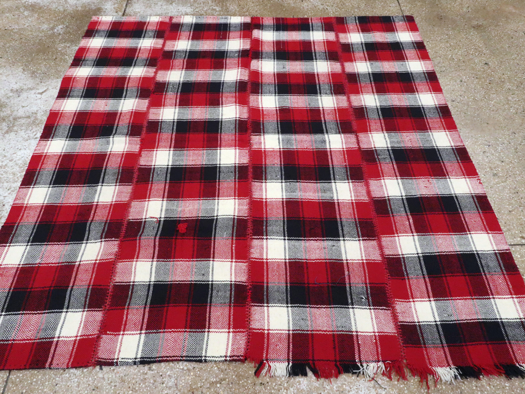 Vintage Persian Square Textile, No.28968 - Galerie Shabab