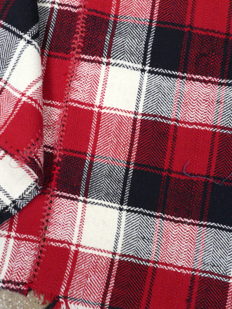 Vintage Persian Square Textile, No.28968 - Galerie Shabab