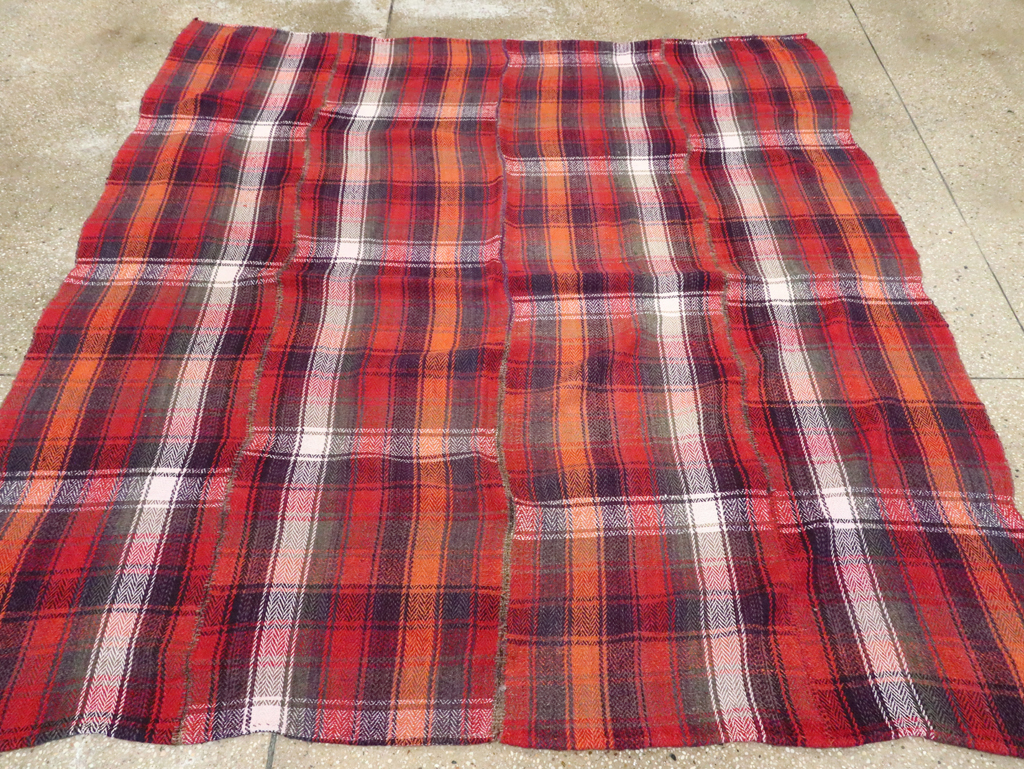 Vintage Persian Square Textile, No.28972 - Galerie Shabab