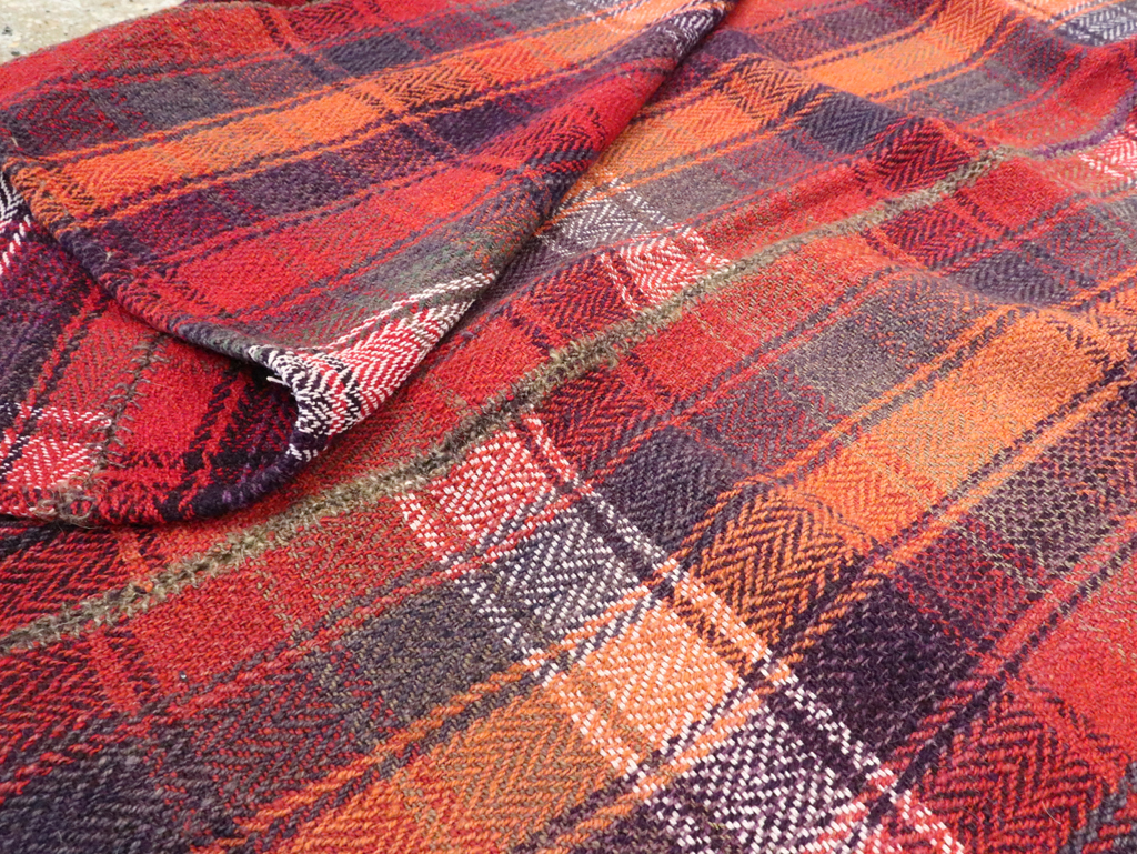 Vintage Persian Square Textile, No.28972 - Galerie Shabab