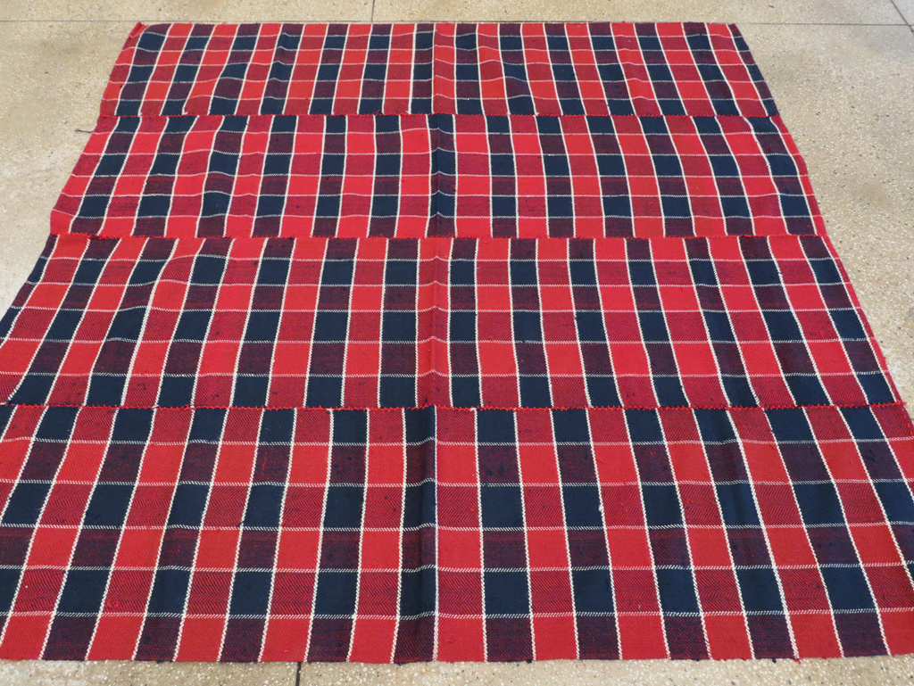 Vintage Persian Square Textile, No.28978 - Galerie Shabab