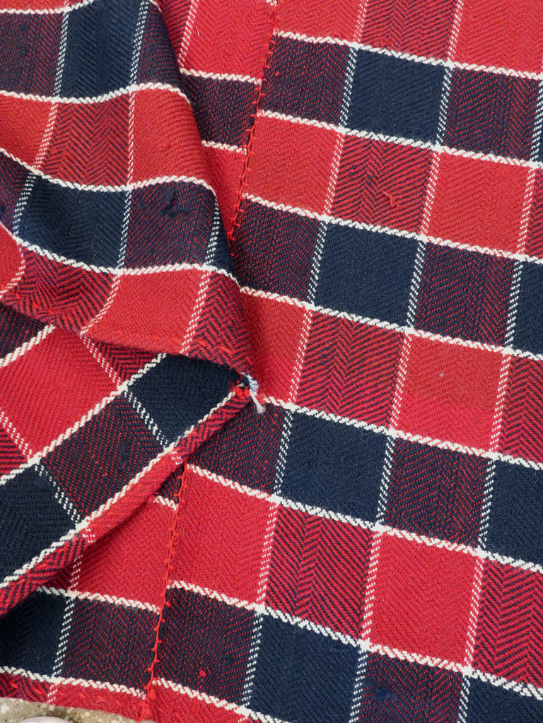 Vintage Persian Square Textile, No.28978 - Galerie Shabab