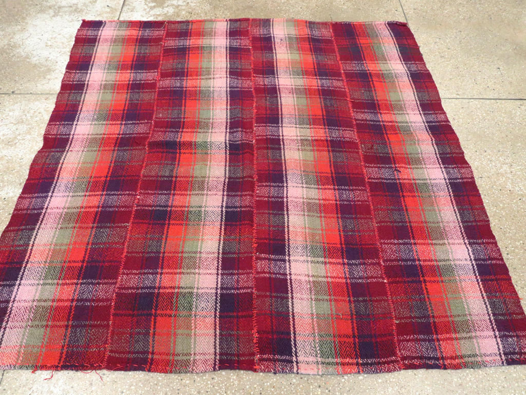 Vintage Persian Square Textile, No.28981 - Galerie Shabab