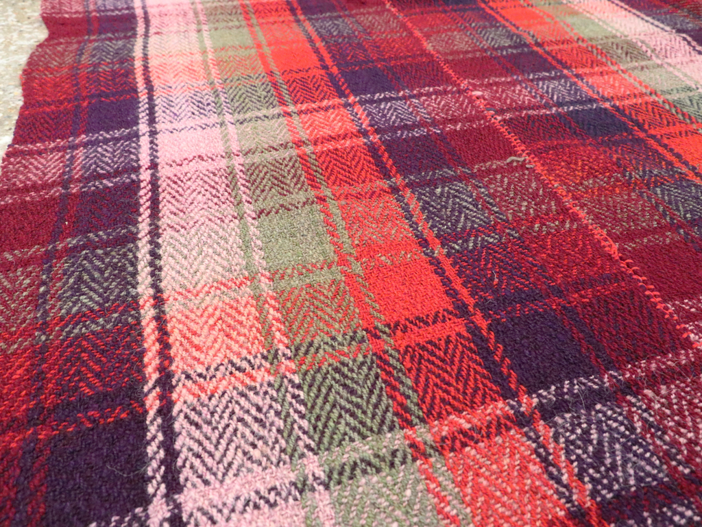 Vintage Persian Square Textile, No.28981 - Galerie Shabab