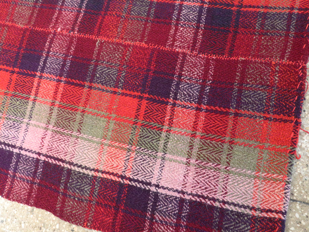 Vintage Persian Square Textile, No.28981 - Galerie Shabab