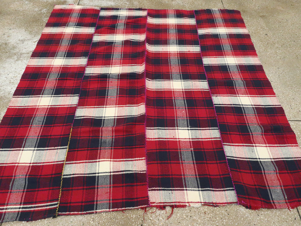 Vintage Persian Square Textile, No.28982 - Galerie Shabab