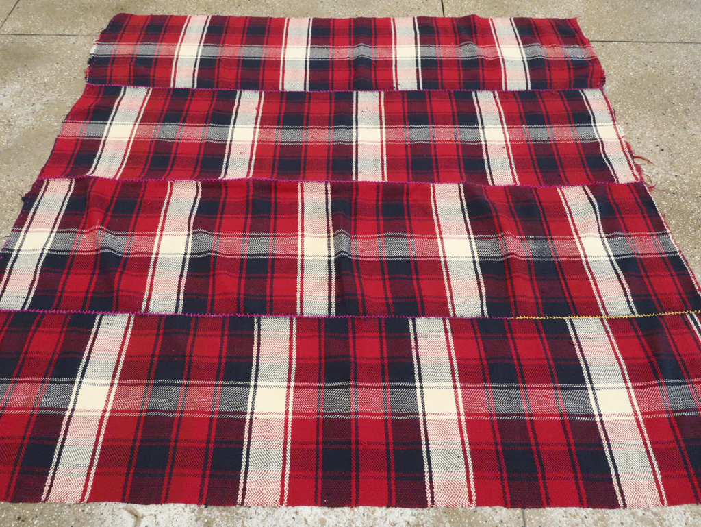 Vintage Persian Square Textile, No.28982 - Galerie Shabab