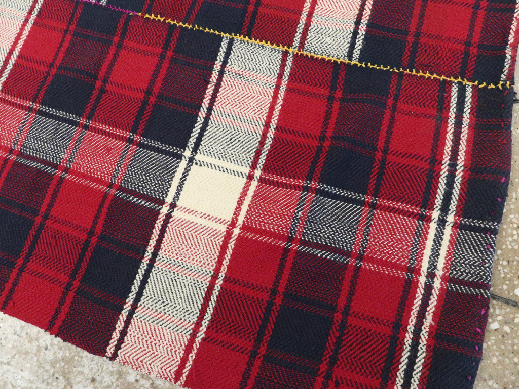 Vintage Persian Square Textile, No.28982 - Galerie Shabab