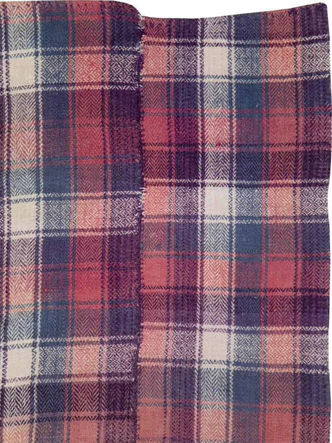 Vintage Persian Square Textile, No.28983 - Galerie Shabab