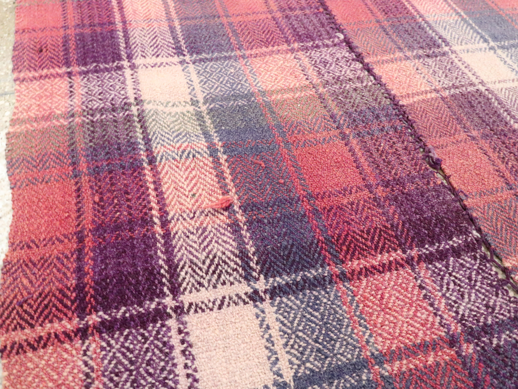 Vintage Persian Square Textile, No.28983 - Galerie Shabab