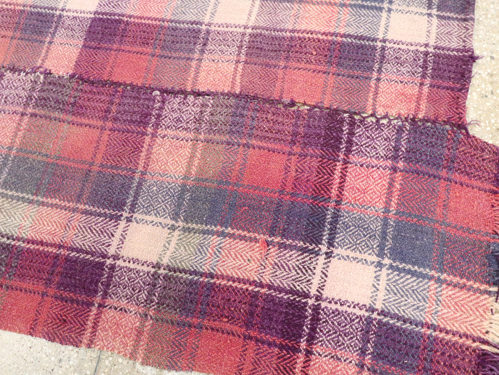 Vintage Persian Square Textile, No.28983 - Galerie Shabab