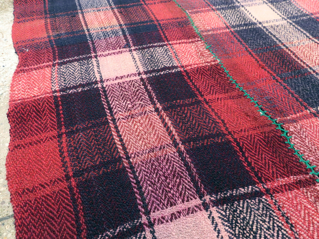 Vintage Persian Square Textile, No.28987 - Galerie Shabab