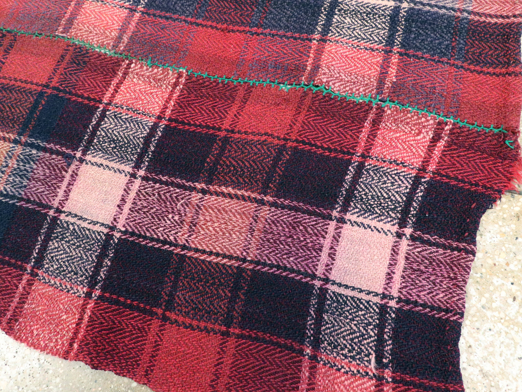 Vintage Persian Square Textile, No.28987 - Galerie Shabab