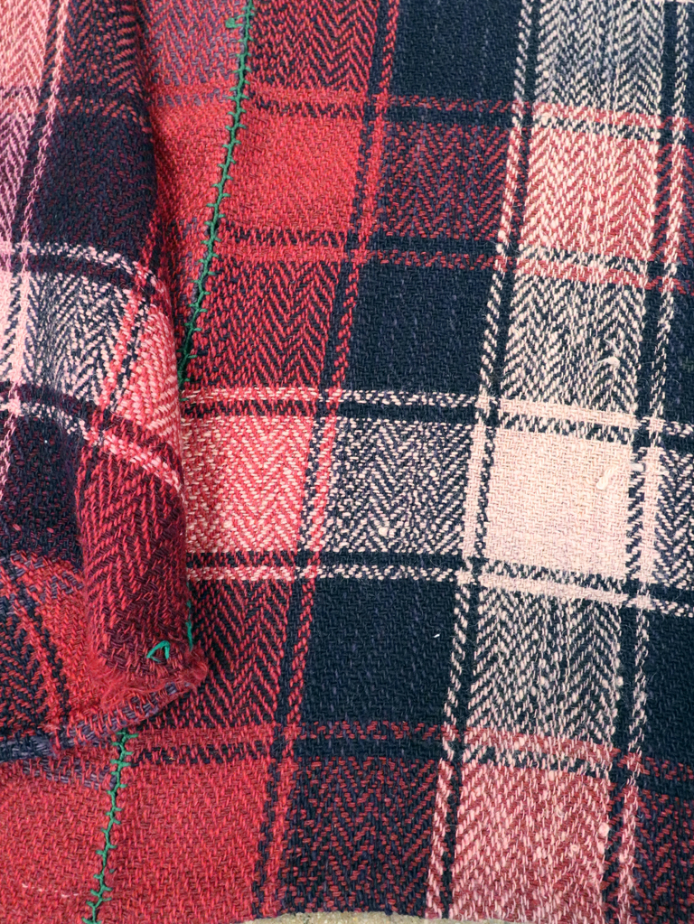 Vintage Persian Square Textile, No.28987 - Galerie Shabab