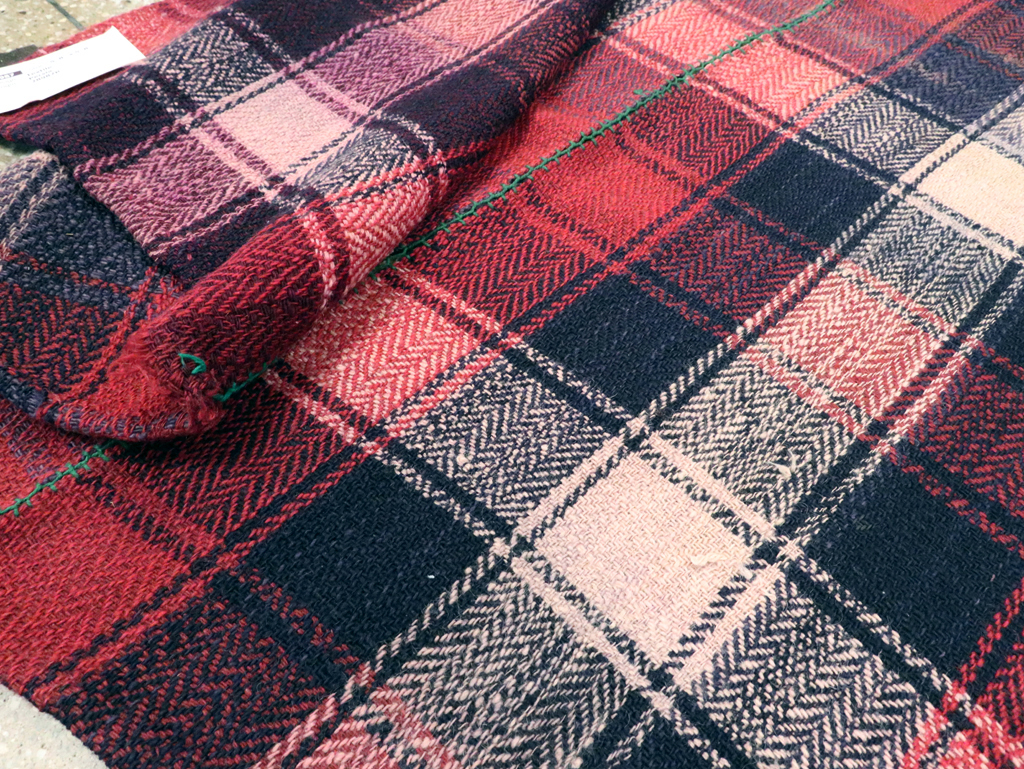 Vintage Persian Square Textile, No.28987 - Galerie Shabab