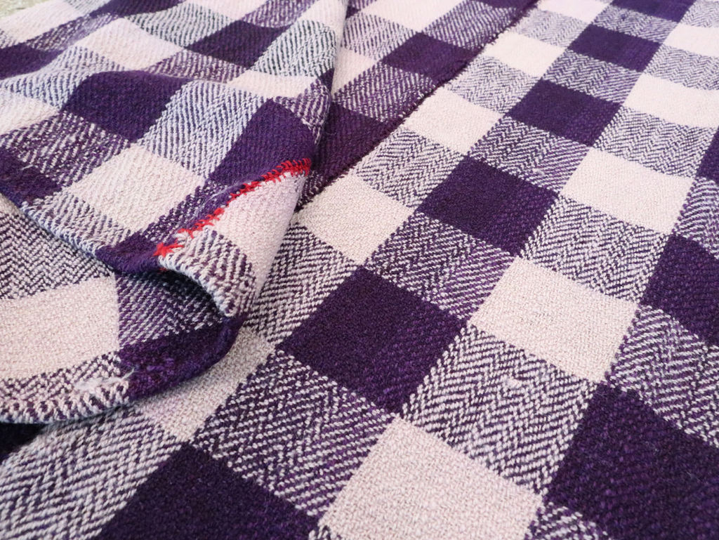 Vintage Persian Square Textile, No.28990 - Galerie Shabab