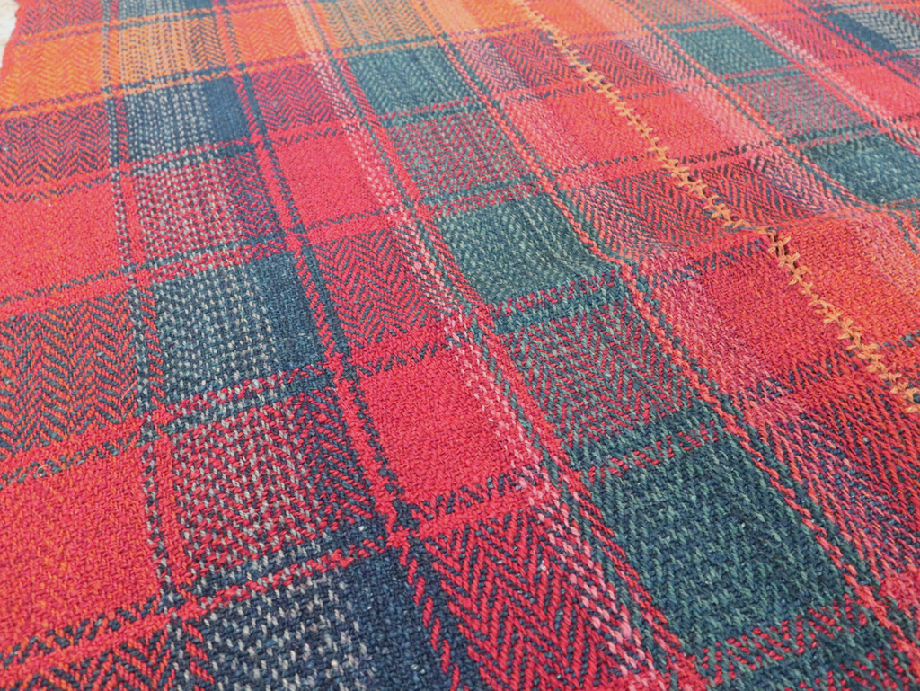 Vintage Persian Square Textile, No.28995 - Galerie Shabab