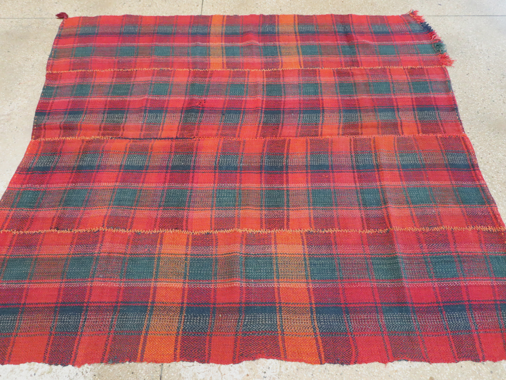 Vintage Persian Square Textile, No.28995 - Galerie Shabab