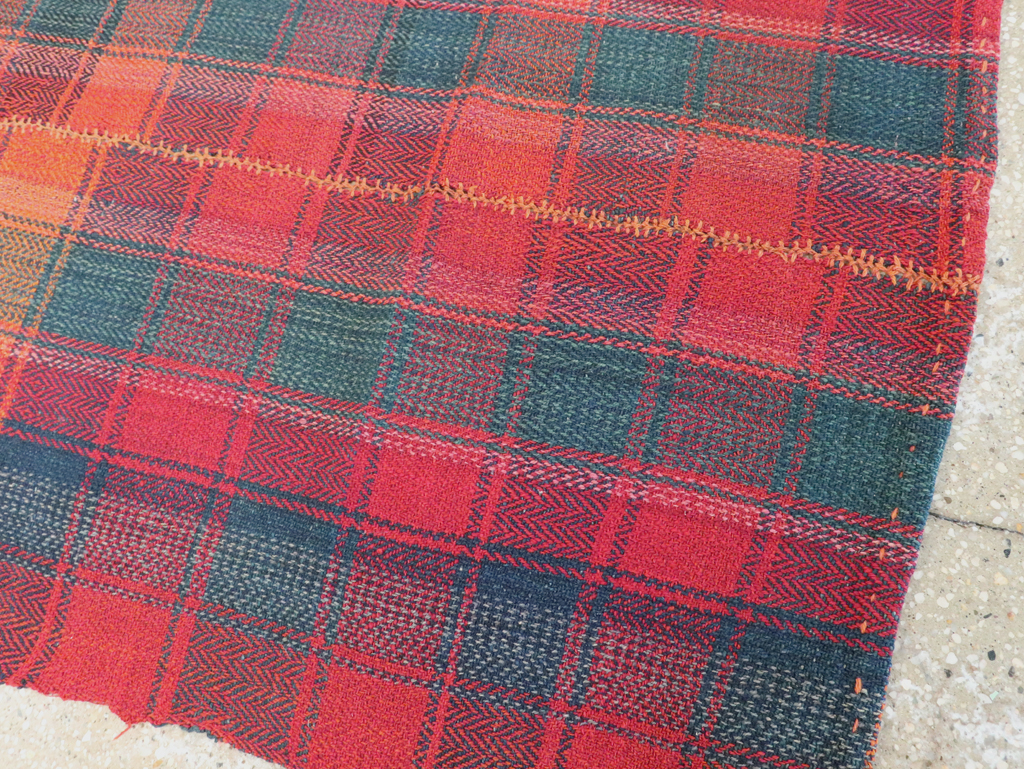 Vintage Persian Square Textile, No.28995 - Galerie Shabab