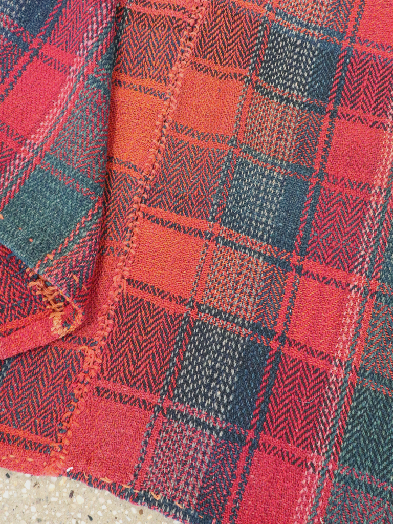 Vintage Persian Square Textile, No.28995 - Galerie Shabab