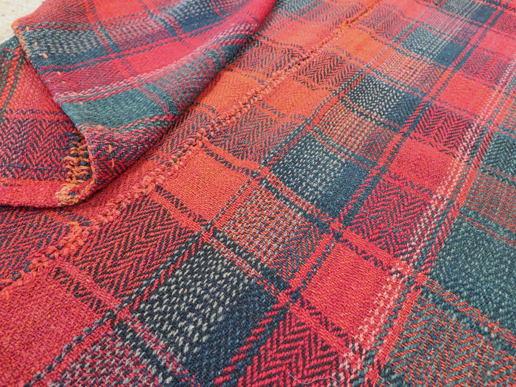 Vintage Persian Square Textile, No.28995 - Galerie Shabab