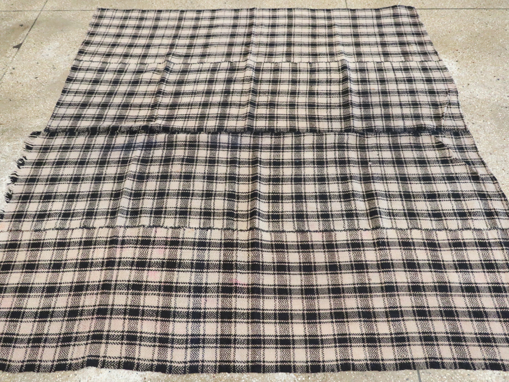 Vintage Persian Square Textile, No.28997 - Galerie Shabab