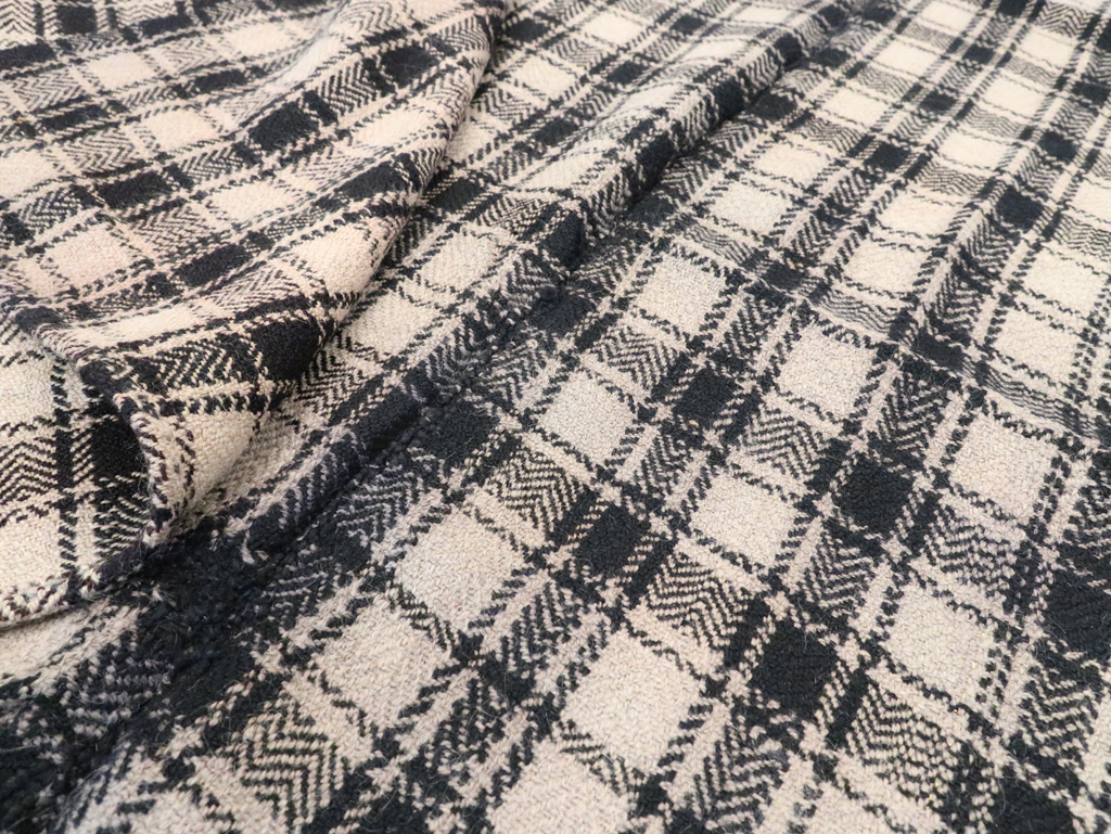 Vintage Persian Square Textile, No.28997 - Galerie Shabab