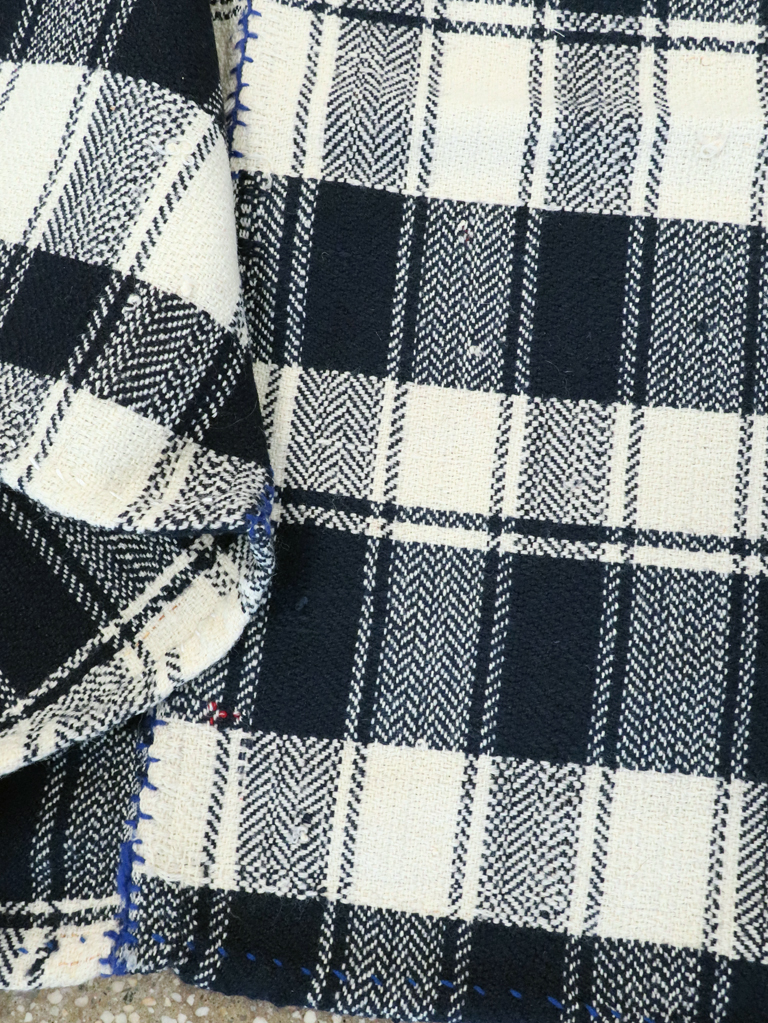 Vintage Persian Square Textile, No.29000 - Galerie Shabab