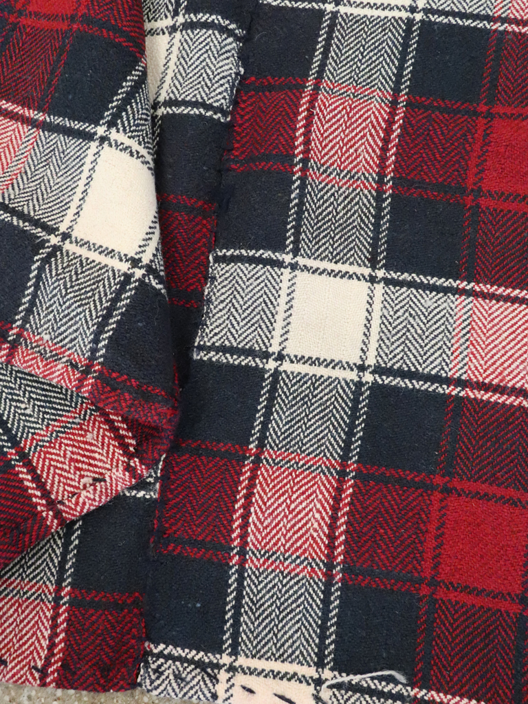 Vintage Persian Square Textile, No.29007 - Galerie Shabab