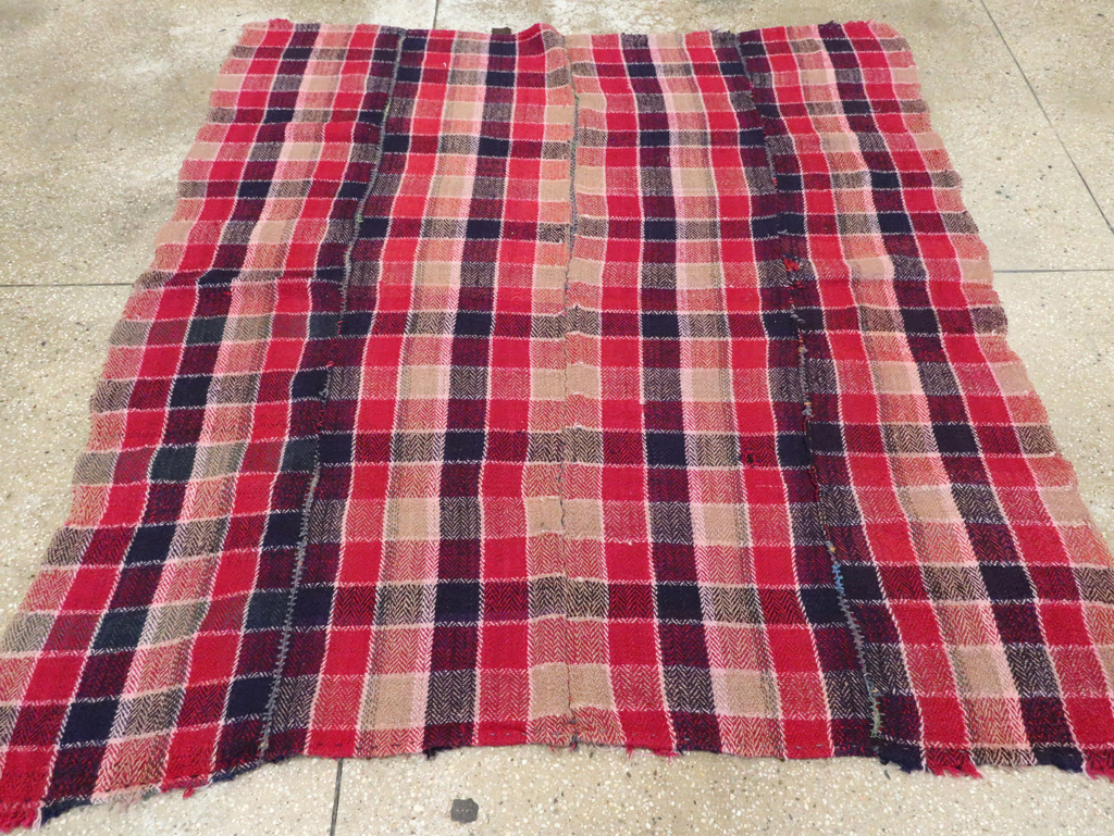 Vintage Persian Square Textile, No.29012 - Galerie Shabab