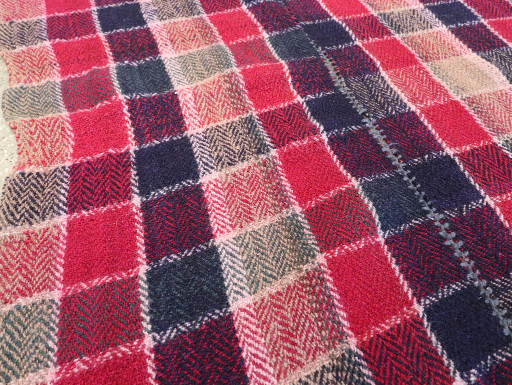 Vintage Persian Square Textile, No.29012 - Galerie Shabab