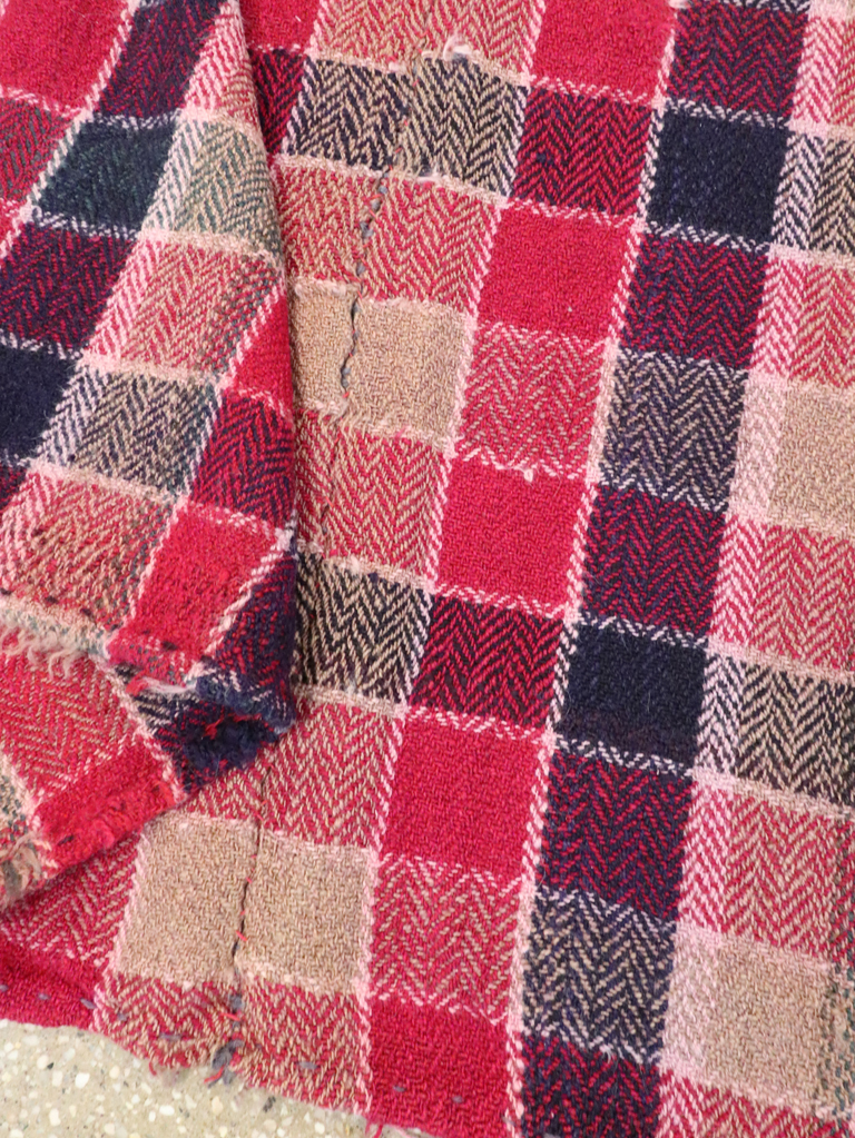 Vintage Persian Square Textile, No.29012 - Galerie Shabab