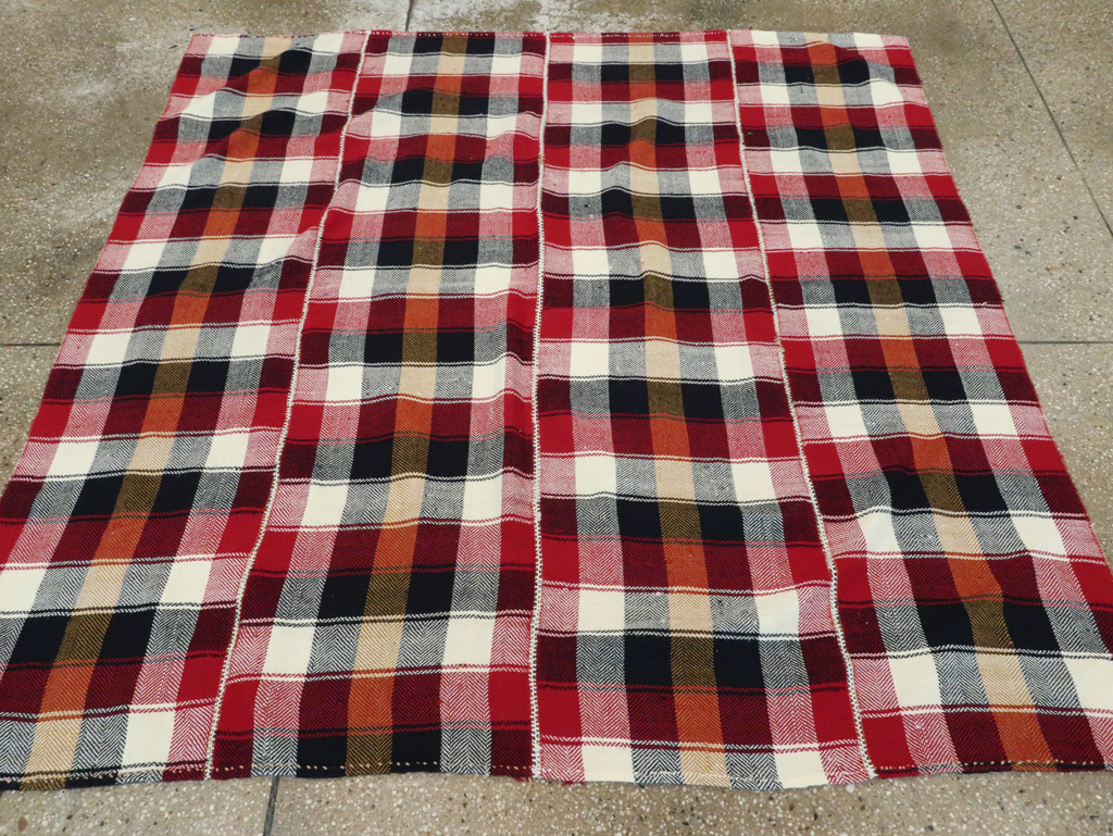 Vintage Persian Square Textile, No.29014 - Galerie Shabab