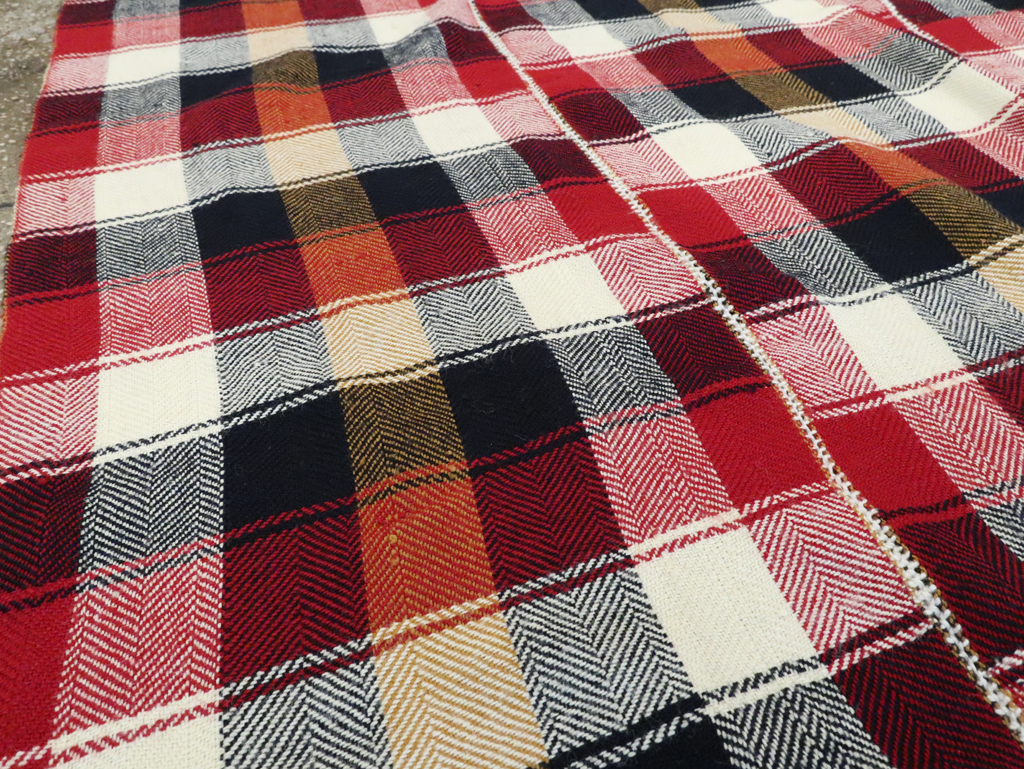 Vintage Persian Square Textile, No.29014 - Galerie Shabab