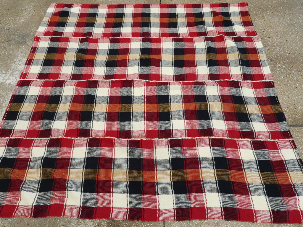 Vintage Persian Square Textile, No.29014 - Galerie Shabab