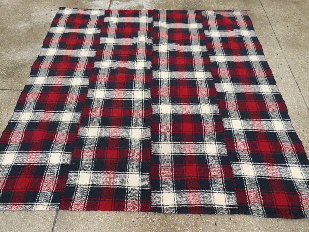 Vintage Persian Square Textile, No.29023 - Galerie Shabab