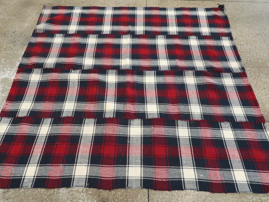 Vintage Persian Square Textile, No.29023 - Galerie Shabab