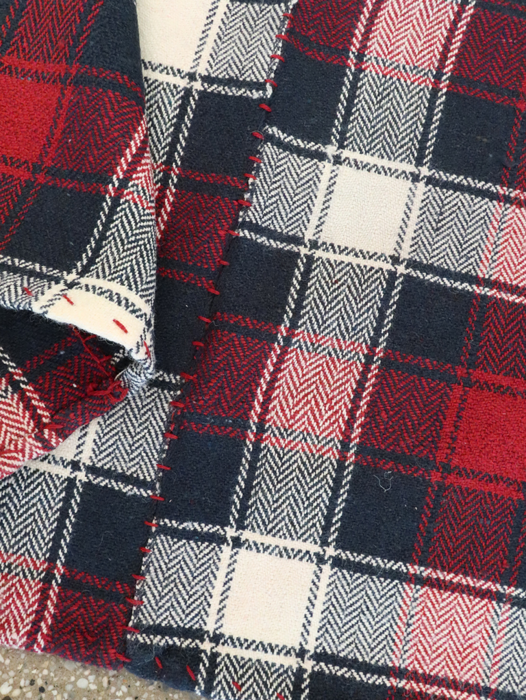 Vintage Persian Square Textile, No.29023 - Galerie Shabab