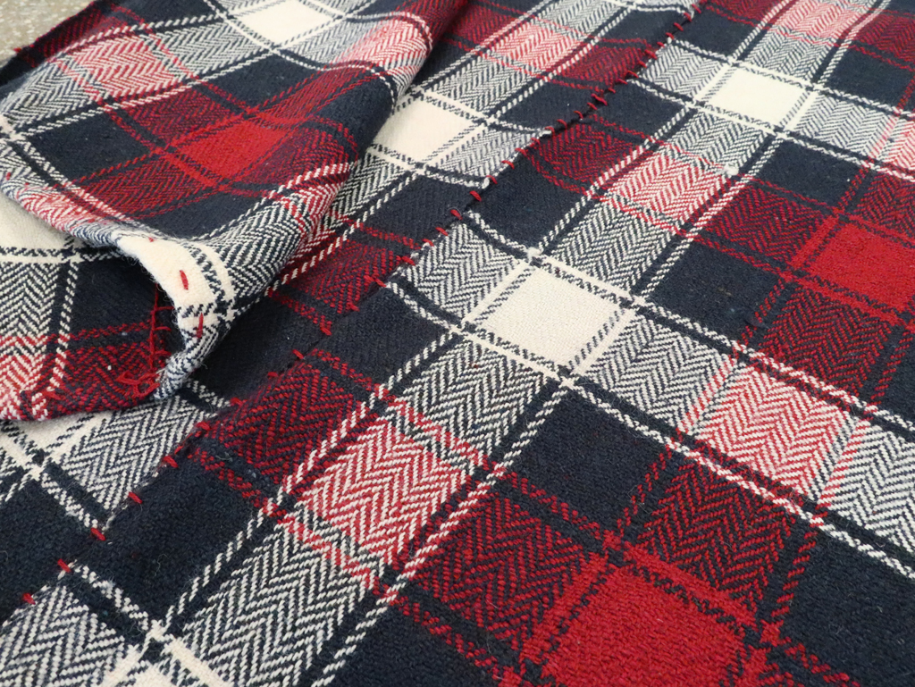 Vintage Persian Square Textile, No.29023 - Galerie Shabab