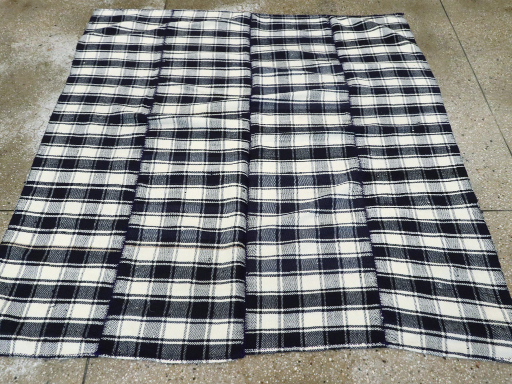 Vintage Persian Square Textile, No.29027 - Galerie Shabab