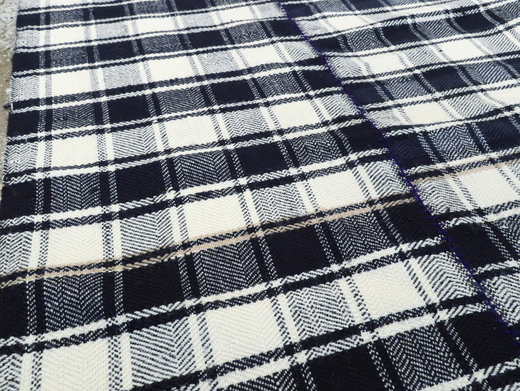 Vintage Persian Square Textile, No.29027 - Galerie Shabab