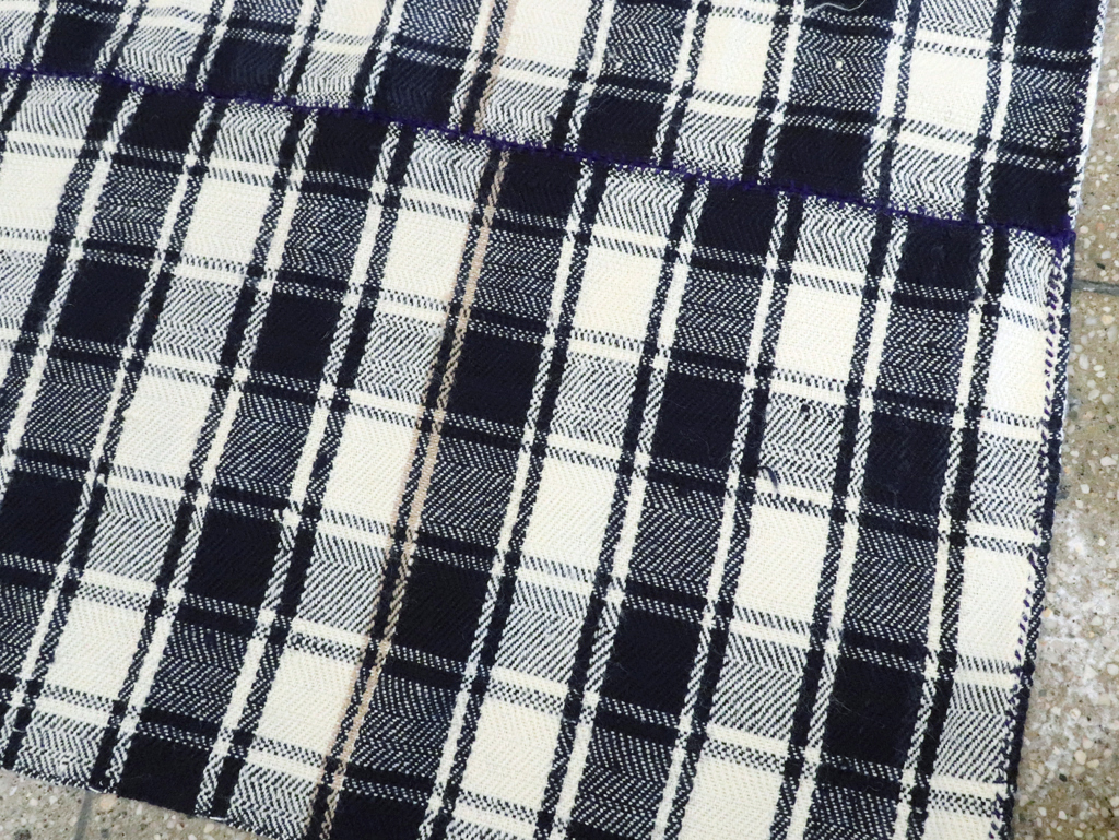 Vintage Persian Square Textile, No.29027 - Galerie Shabab