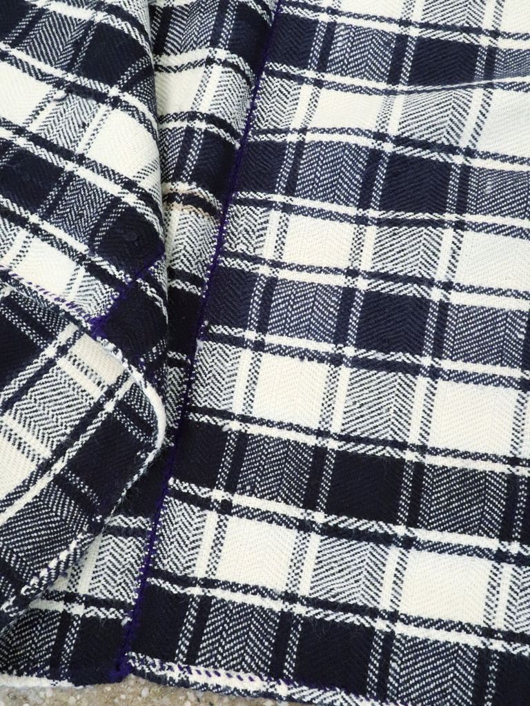 Vintage Persian Square Textile, No.29027 - Galerie Shabab